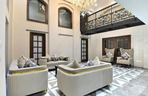 Paharganj Hotel | Hotel Sapphire House - 3 Mins Walk from Metro and 5 Mins from Rail Station