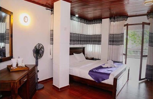 Katugastota Hotel | Hotel Sara