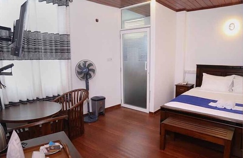 Katugastota Hotel | Hotel Sara