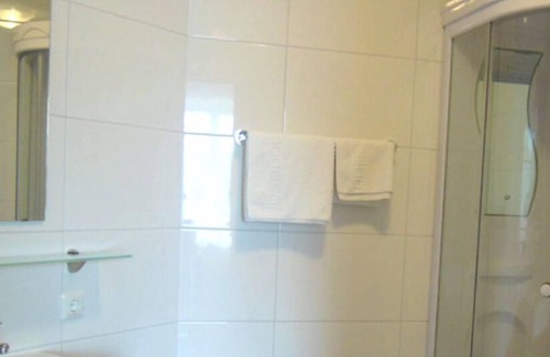 Voecklabruck Bed & Breakfast | Hotel Schillerhof