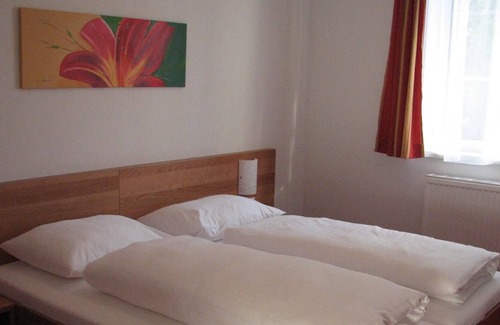 Voecklabruck Bed & Breakfast | Hotel Schillerhof