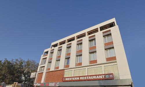 Sayajiganj Hotel | HOTEL SERA, Vadodara