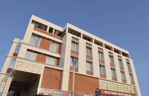 Sayajiganj Hotel | HOTEL SERA, Vadodara