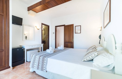 Cala d'Or Hotel | Hotel Ses Puntetes