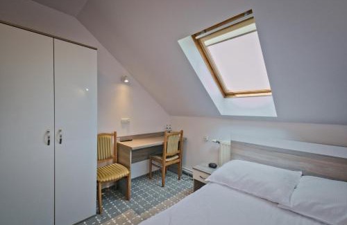 Lancut Hotel | Hotel Sezam Kraczkowa
