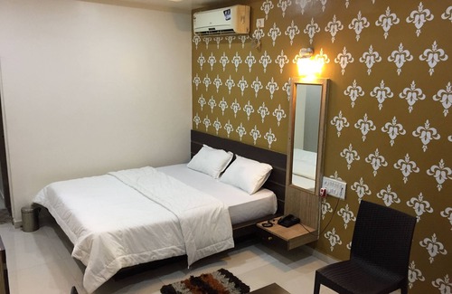 Talegaon Dabhade Hotel | Hotel Sheetal