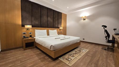 Shahjahanpur Hotel | Hotel Shemron