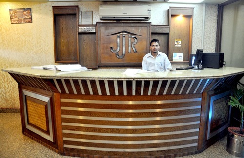 Sector 5 Hotel | Hotel Shiraaz - 2
