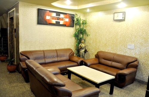 Sector 5 Hotel | Hotel Shiraaz - 2