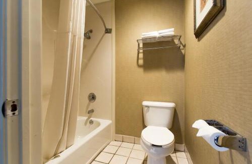 Rampart Village Hotel | Hotel Silver Lake