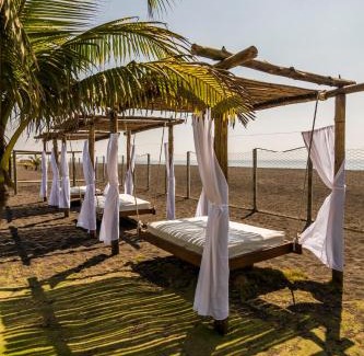 Puerto San Jose Resort | Hotel Soleil Pacifico