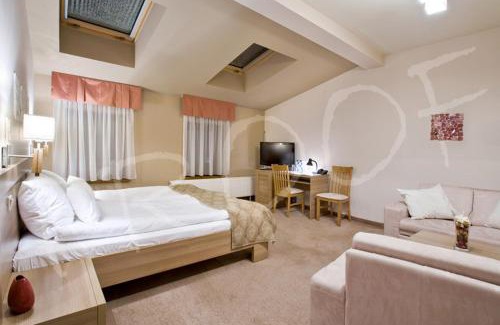 Piekary Slaskie Hotel | Hotel Stara Kamienica