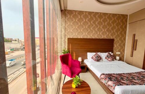 Zirakpur Bed & Breakfast | Hotel Starlet Prime