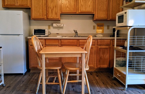 Almont Cabin | Hotel Style Lodge Room w/Kitchenette