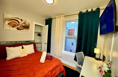 McGinley Square House | Hotel-Style, No Host, Professionally Managed ID265