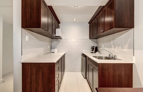 Cote-Des-Neiges—Notre-Dame-De-Grace Apartment | Hotel Terrasse Royale