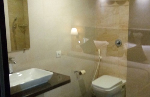 GIDC Hotel | Hotel The Blossom