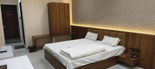 Visnagar Hotel | Hotel The Grand Khodiyar