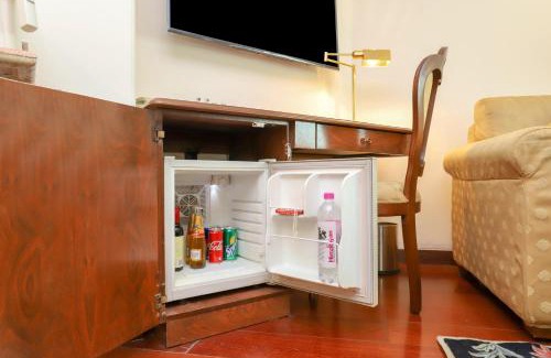 Connaught Place Hotel | Hotel The Royal Plaza