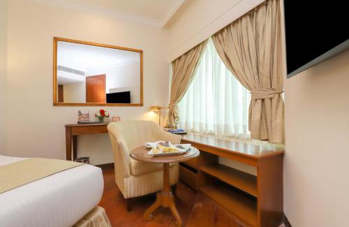 Connaught Place Hotel | Hotel The Royal Plaza