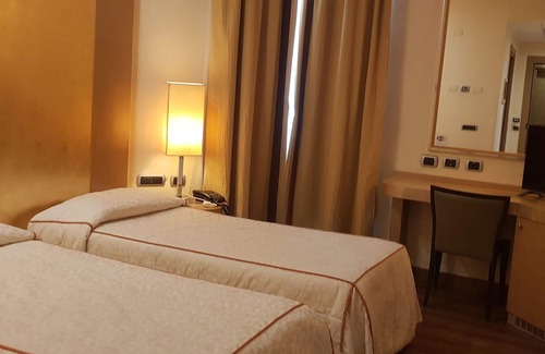 Trezzano sul Naviglio Hotel | Hotel Tiffany