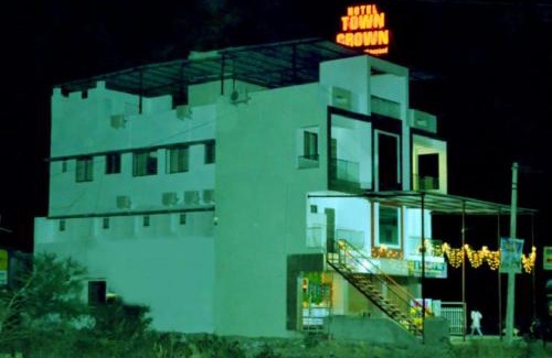 Hinganghat Hotel | Hotel Town Crown ,Hinganghat Maharashtra