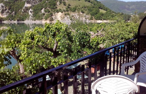 Castel di Tora Hotel | Hotel Turano