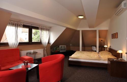 Pisek Hotel | Hotel U Zlatého býka