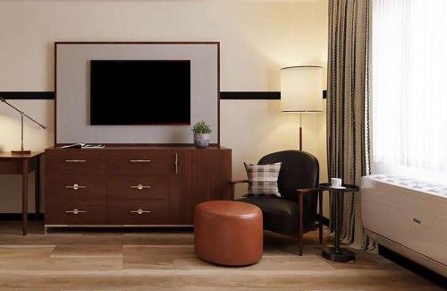 Bennington Hotel | Hotel Vervana, Trademark Collection by Wyndham
