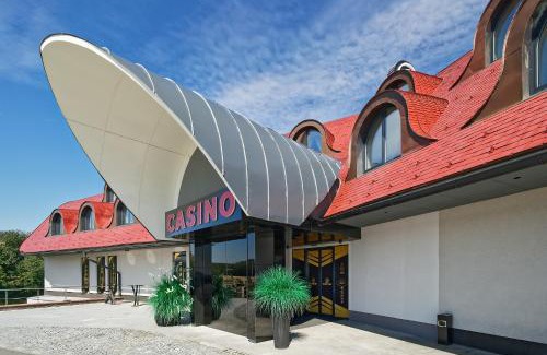 Popuvky Hotel | Hotel Victory