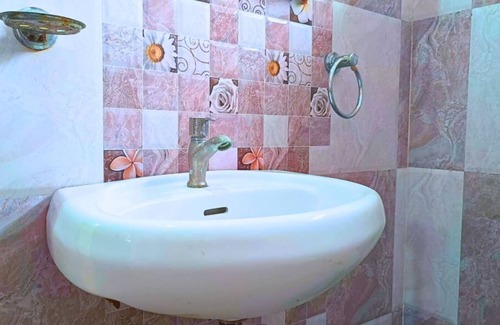 Sultanpur Hotel | Hotel Vijay Deluxe