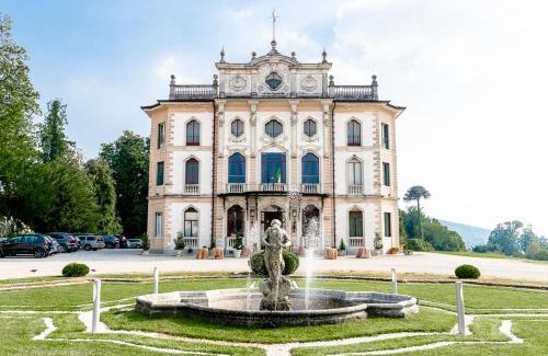 Varano Borghi Hotel | Hotel Villa Borghi