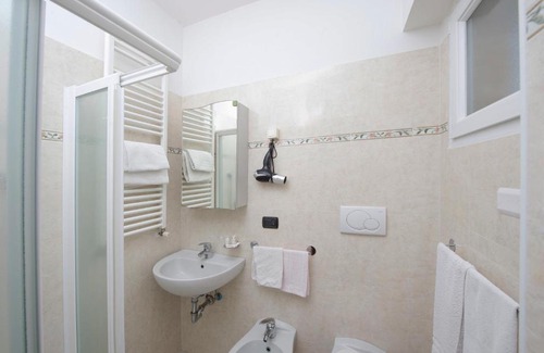 Fogliano Marina Hotel | Hotel Villa Linda - Family Hotel - Nuova Costruzione Antisismica