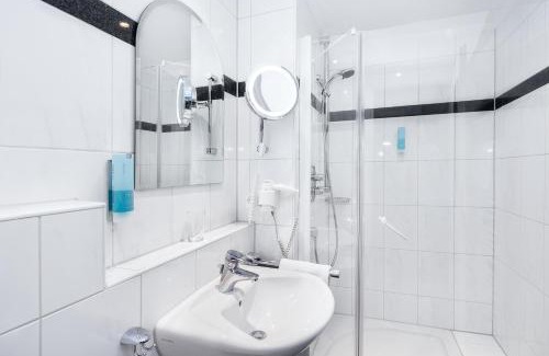Heigenbruecken Hotel | Hotel Villa Marburg im Park