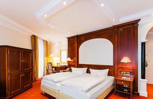 Heigenbruecken Hotel | Hotel Villa Marburg im Park
