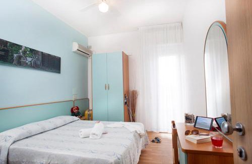 Torre Pedrera Hotel | Hotel Villa Perazzini