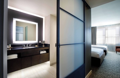 Historic Downtown Grapevine Hotel | Hotel Vin, Autograph Collection