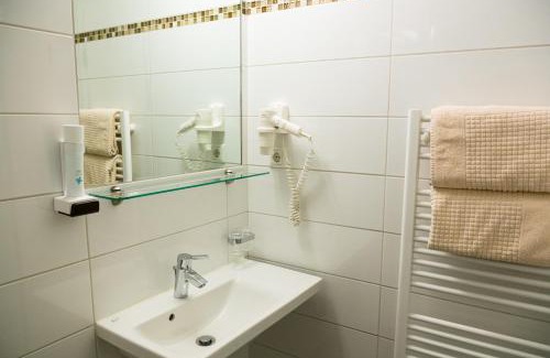 Ottensheim Hotel | Hotel Vinothek Schwarzer Adler
