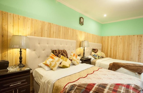Quetzaltenango Hotel | Hotel Vintage "Casa las Flores"