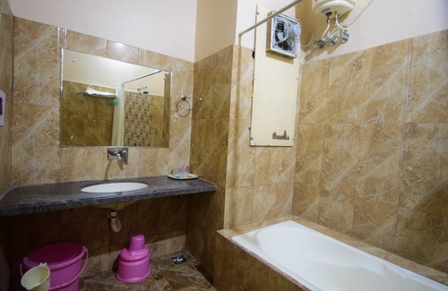 Marhi Hotel | Hotel Vishnu Villas