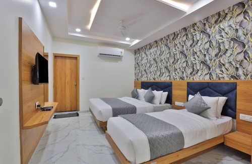 Vastrapur Hotel | Hotel Viva Inn