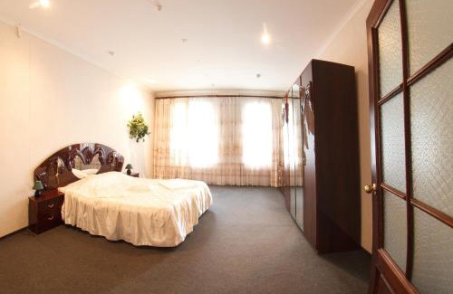 Zarichnyi District Hotel | Hotel Voskresensky