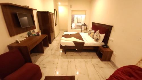 Sector 22 Hotel | Hotel VRS INNS