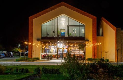 Wegierki Hotel | Hotel Węgierki