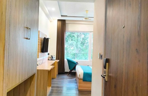 Shivalik Nagar Hotel | Hotel W Grand - A Boutique Hotel