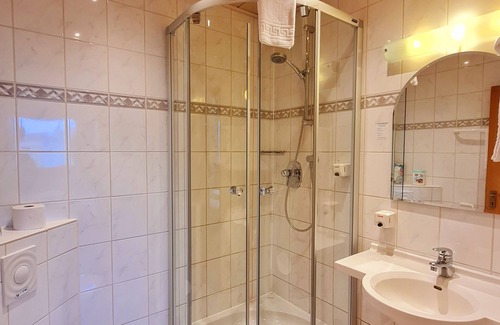 Aerzen Hotel | Hotel Waldquelle - Baumhaushotel Aerzen