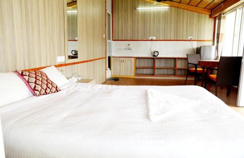 Pokhara Hotel | Hotel waterside