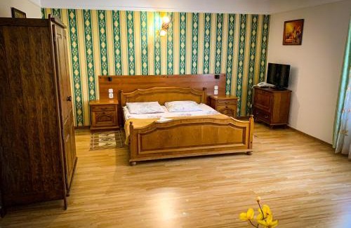 Tajecina Hotel | Hotel Wellness & SPA Antyczny Dwór