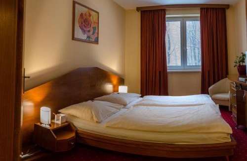 Koliba Hotel | Hotel West