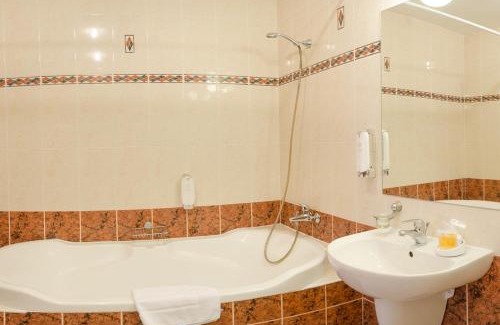 Koliba Hotel | Hotel West